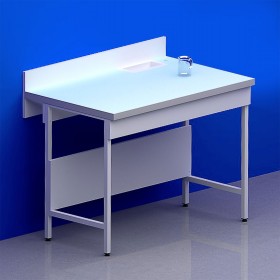 Paillasse humide avec dosseret piètement A plateau verre + rive + bénitier à droite